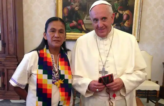 Histórico encuentro entre el Papa Francisco y Milagros Salas 