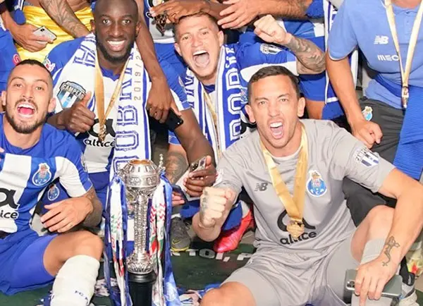 Otro festejo para Agustín Marchesín