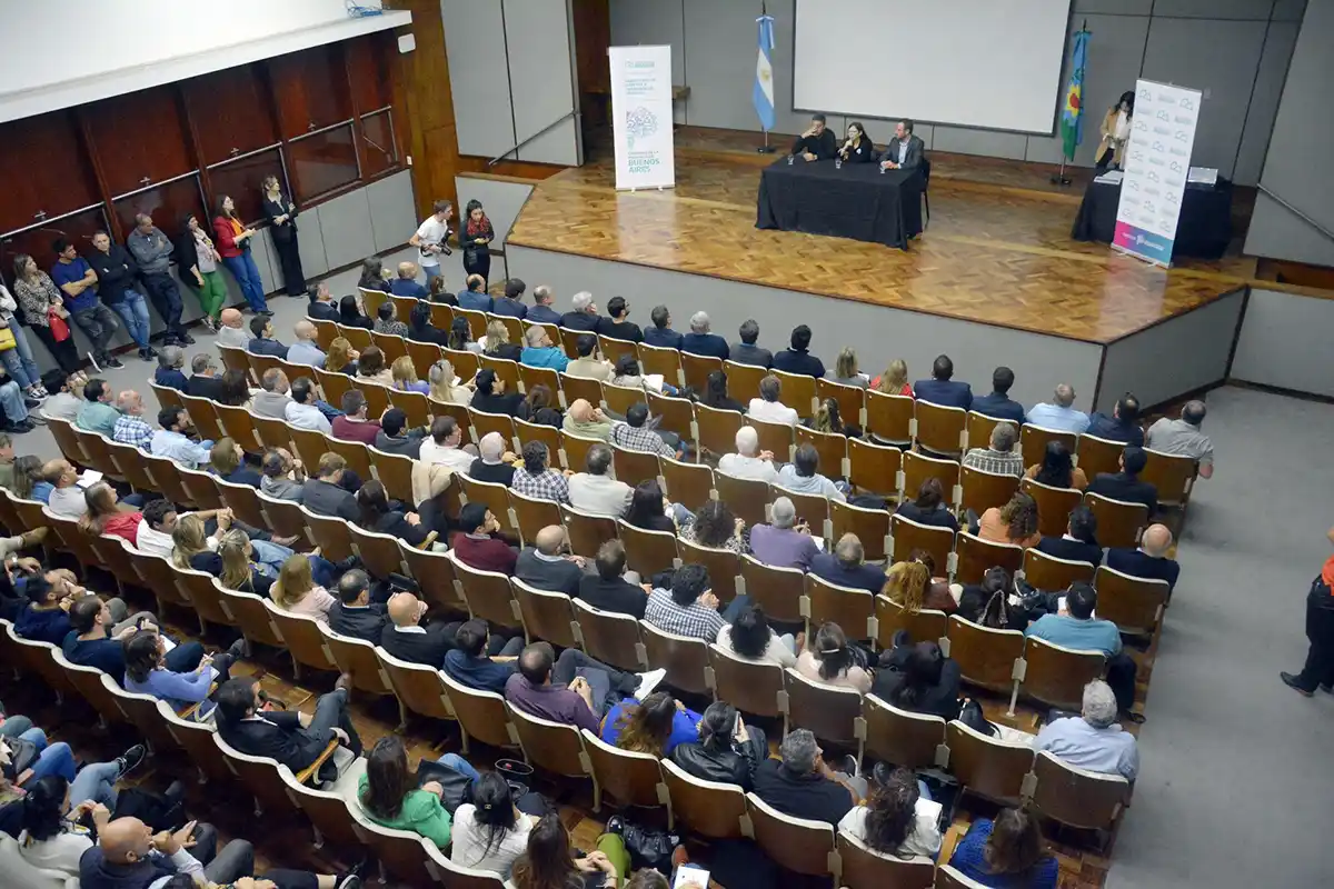 Reunión provincial. Con participación de Necochea