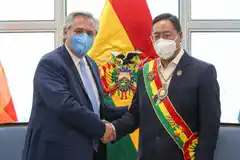 Fernández participó de la asunción de Arce y llamó a construir la "unidad regional"