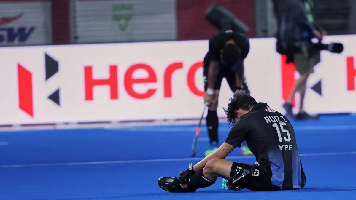 La desazón de Tomás Ruiz tras la caída ante Alemania en la semifinal del Mundial (Omar Havana - AP)