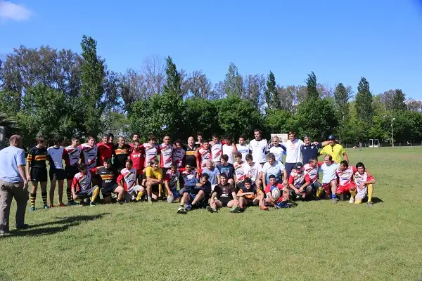 Los Espartanos le enseñaron rugby a los chicos del Hogar de Cristo Nazareth