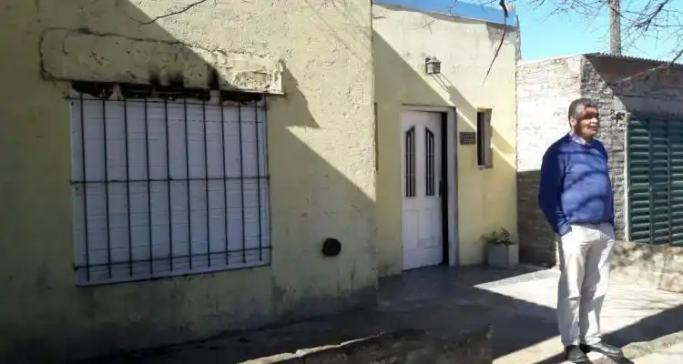 Intentaron incendiar una persiana de la casa del Director de Tránsito Ángel Burgos