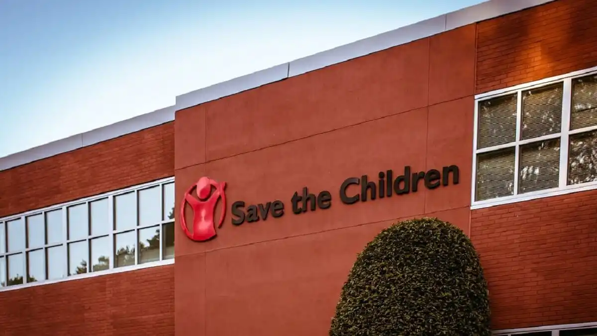 POR PRESUNTO TRÁFICO de niños migrantes: allanan sede de Save the Children en Guatemala