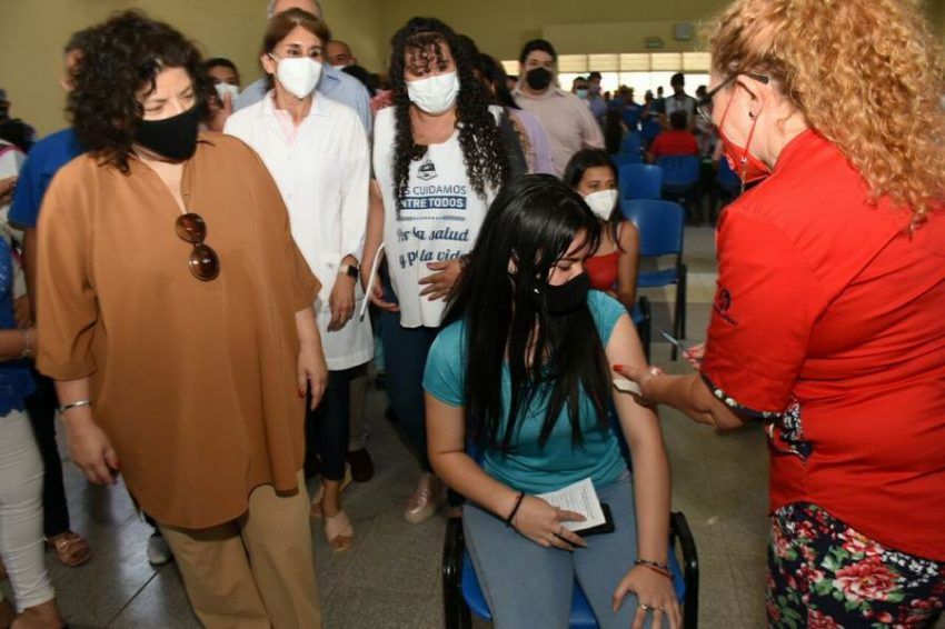 La ministra Vizzotti habilitó un vacunatorio permanente en el Hospital de Clorinda