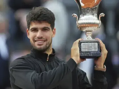 Carlos Alcaráz venció en la final al N1 del mundo, J.Sinner. Foto:AP