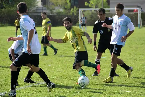 Sarmiento se quedó con el clásico porque tuvo mayor oficio y eficacia