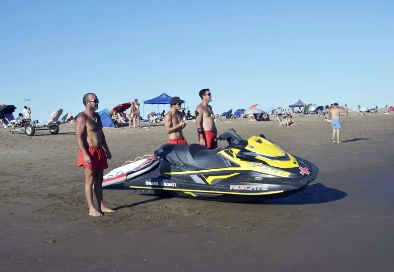 Servicio de guardavidas en el balneario