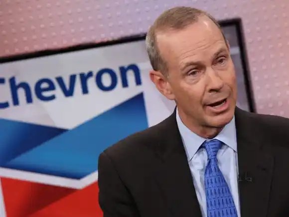 Chevron producirá una cantidad "limitada" de petróleo en Venezuela, dice su CEO