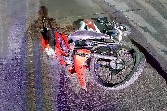 Fuerte accidente de tránsito en la intersección de Bollinger y Domingo Silva