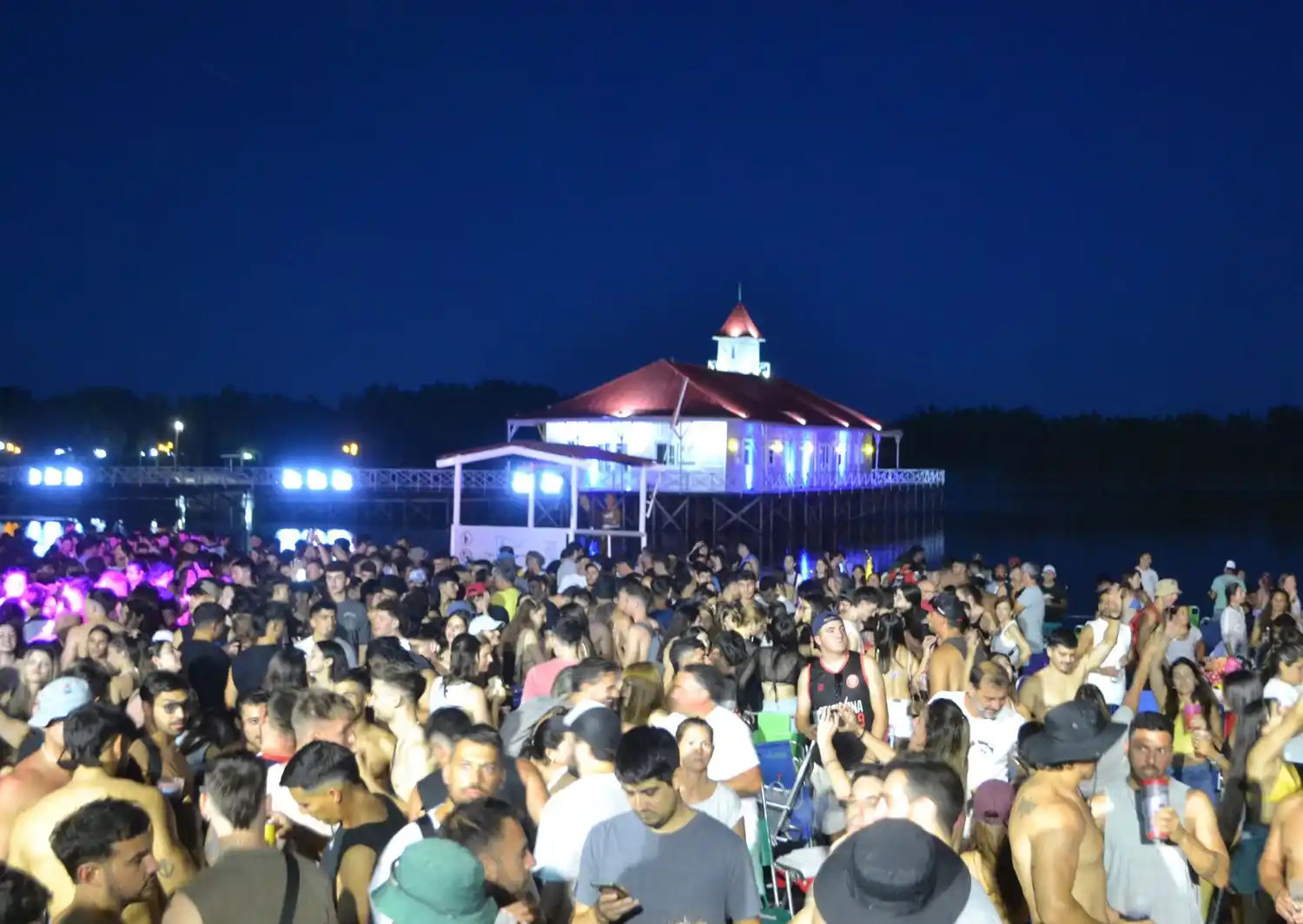 Durante décadas las fiestas de Fin de Año tenían lugar en el Club Náutico.