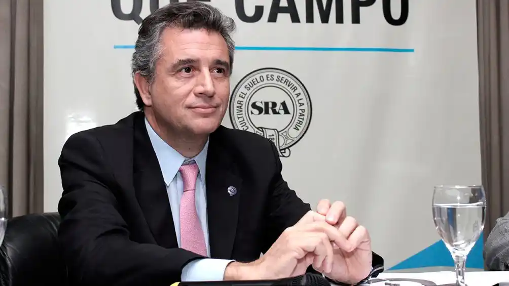 El Ministro Etchevehere promovió la instalación de papeleras en Entre Ríos