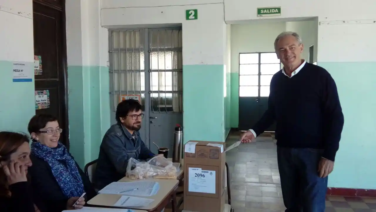 Benedetti votó en Larroque y esperará los resultados en Gualeguaychú