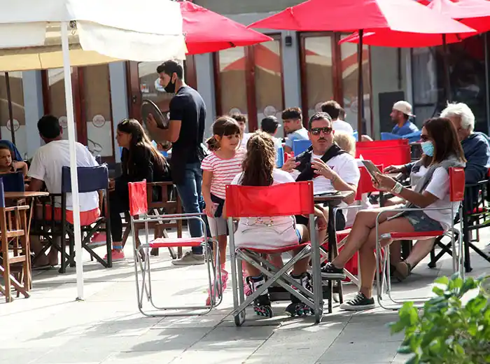 Gastronómicos insisten en que se les permita más clientes por mesa