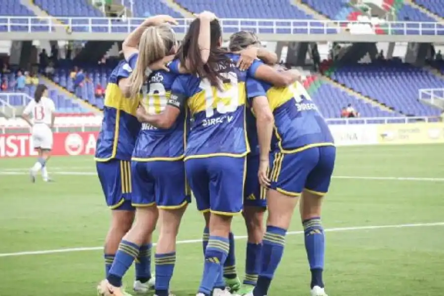 Boca goleó a Nacional de Montevideo