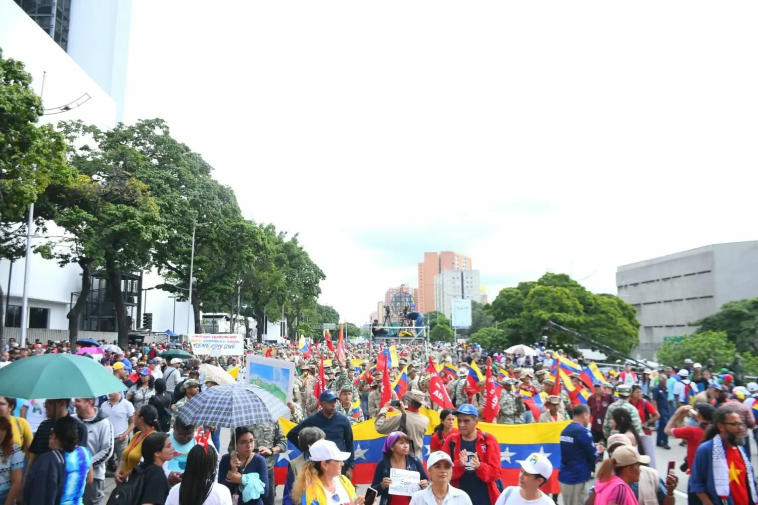 MADURISTAS SALEN A LA CALLE en el Día de la lealtad a Hugo Chávez