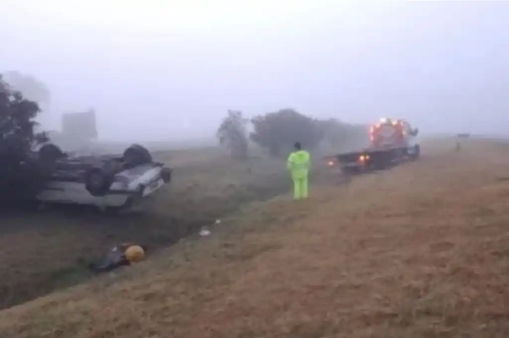 Automovilista perdió el control y volcó en la autopista Rosario – Córdoba