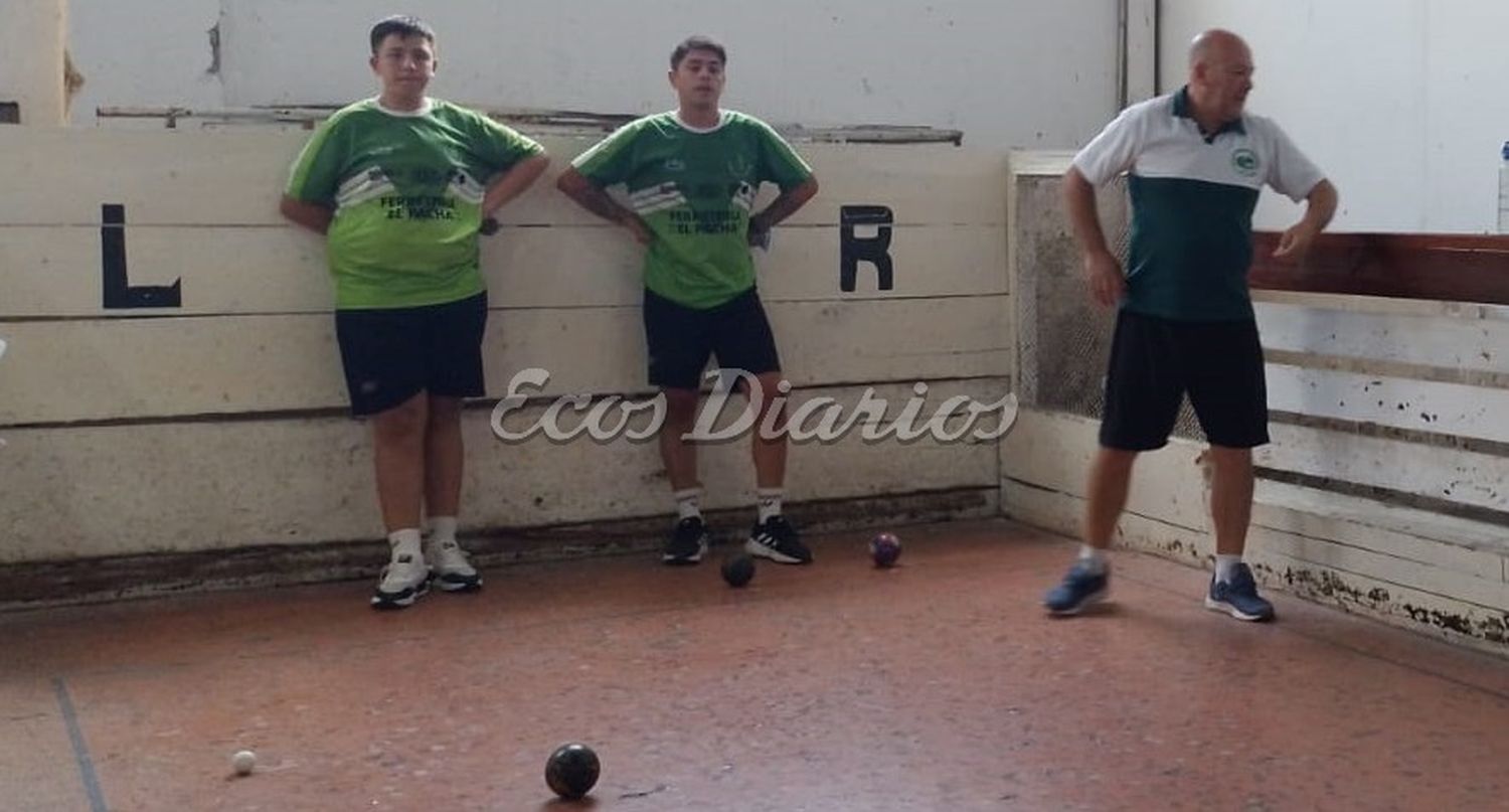 Camioneros ante Circulo del Parque: Valentín Pacheco, Franco Pacheco y Claudio Castillo
