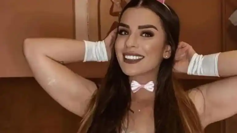 Una modelo de OnlyFans tuvo sexo, se le deformó la cara y casi se muere por increíble motivo