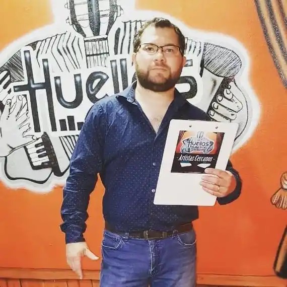  La Familia y la Música Hoy: Acosta Banda