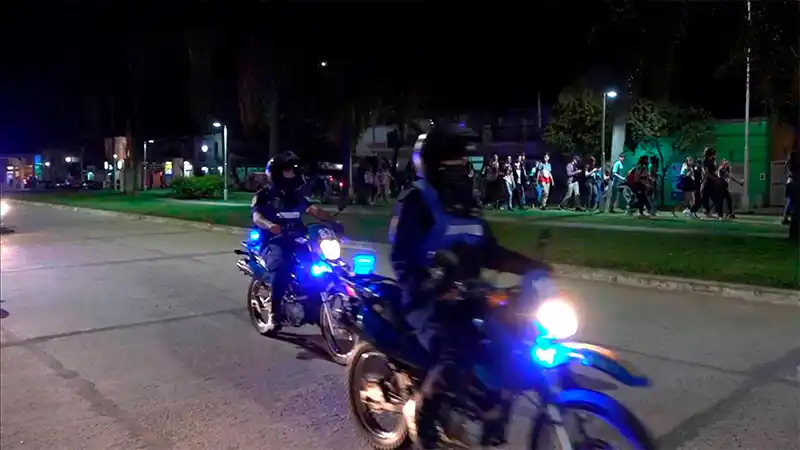 En Villaguay los estudiantes también salieron en caravana a festejar su día