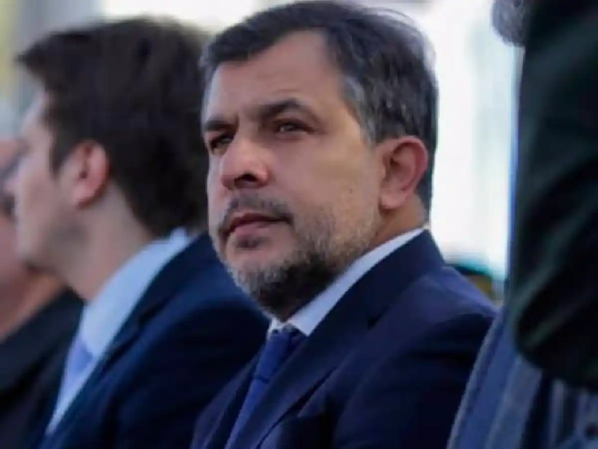 Luego de denunciar a su padre Diego Hak pidió licencia