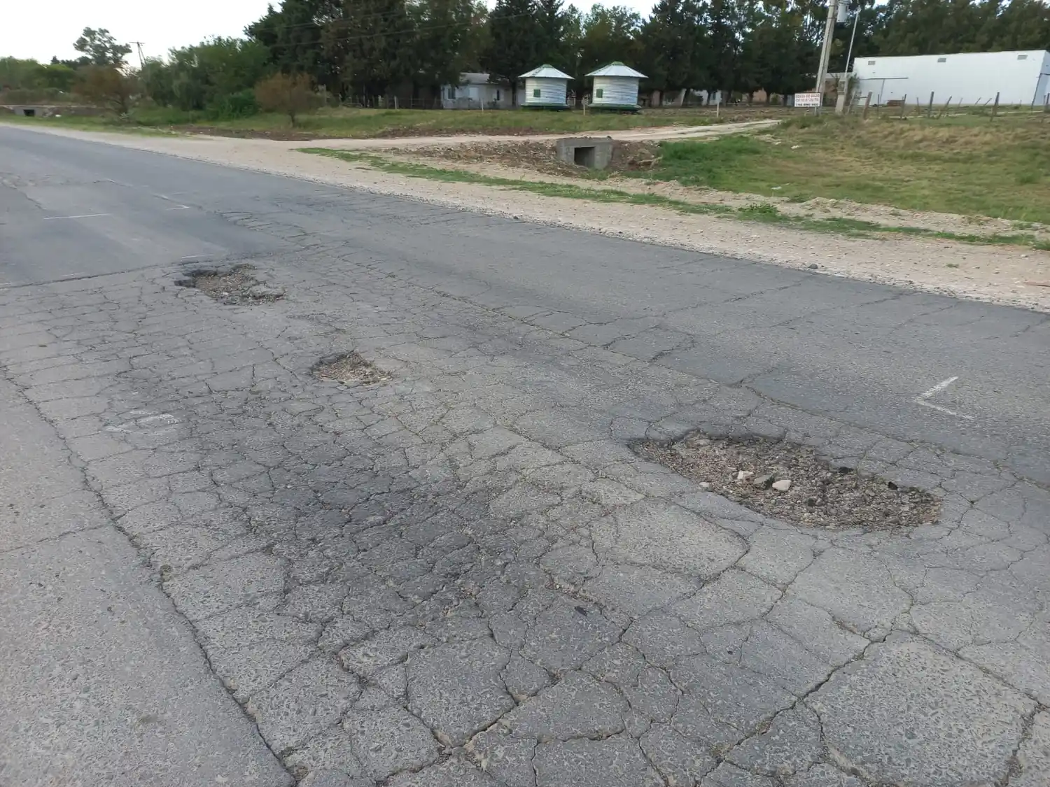 La repavimentación Racedo-Crespo está parada por falta de pagos