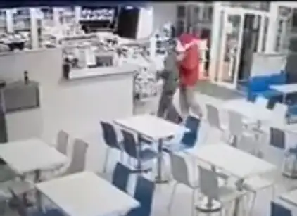 Video: Un delincuente le arrebató la billetera a un playero en Gualeguaychú