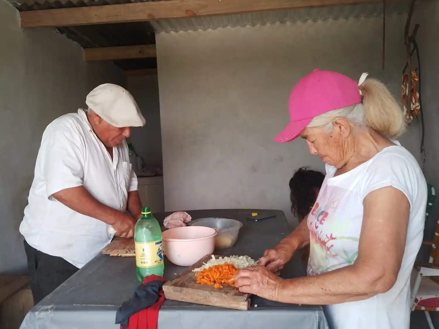 Un hogar digno: el esfuerzo conjunto que cambió la vida de dos ancianos en Lucas Norte