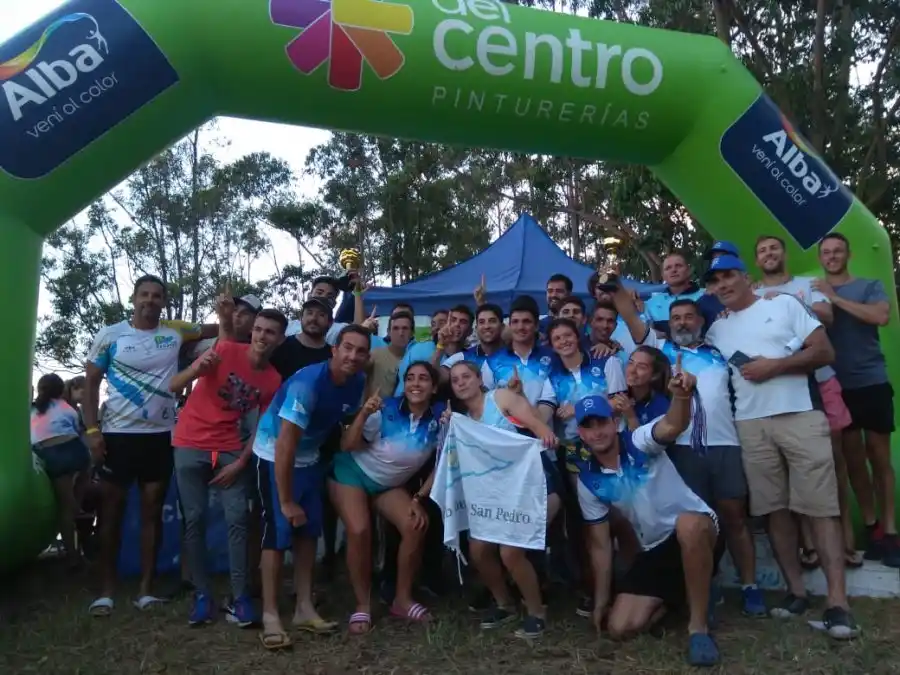 Con solo seis palistas, Regatas sumó 22 medallas doradas en el Argentino de Velocidad