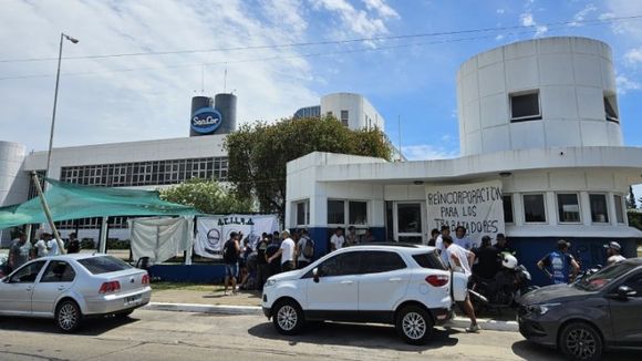 Despidos en SanCor: trabajadores protestaron en la planta de Don Torcuato