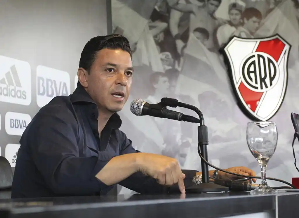 Gallardo, “sorprendido”  por la reunión de Sampaoli