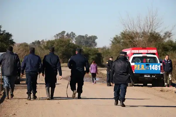 Rastrillaron el arroyo El Cura en busca del arma homicida, pero no lo encontraron