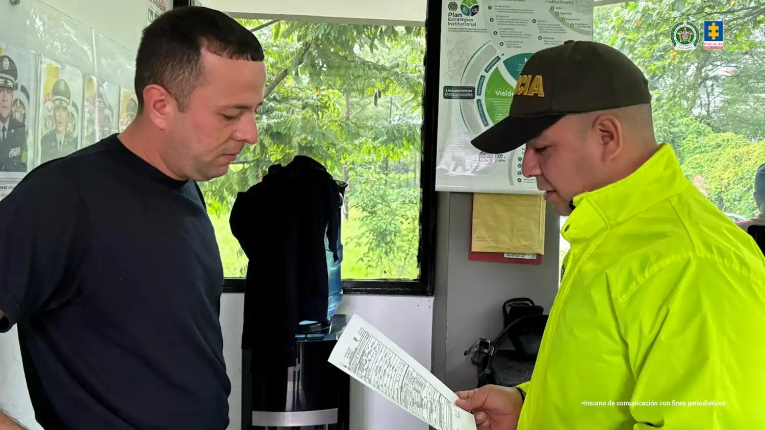 Fiscalía de Colombia captura cinco policías por presunto contrabando en zona de frontera con Venezuela