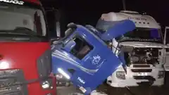 Ruta 14 : camionero falleció aplastado en la cabina