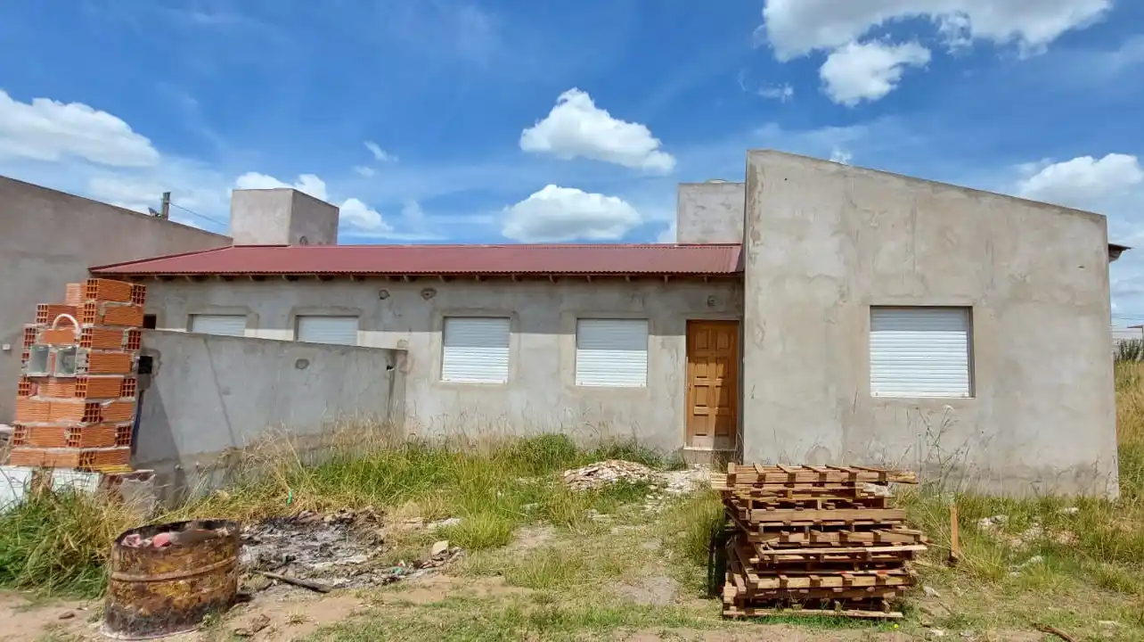 Avanza la construcción del barrio de municipales, y los adjudicatarios siguen con cautela las obras