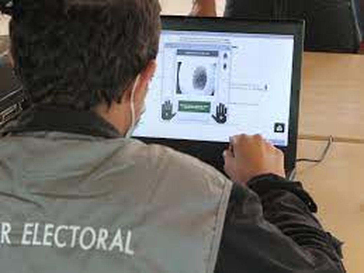 CNE: casi medio millón de personas se inscribieron en el RE