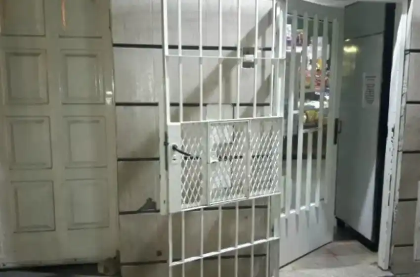 Balearon la casa de ‘Panadero Ochoa’, ex jefe de la barra de Newell’s