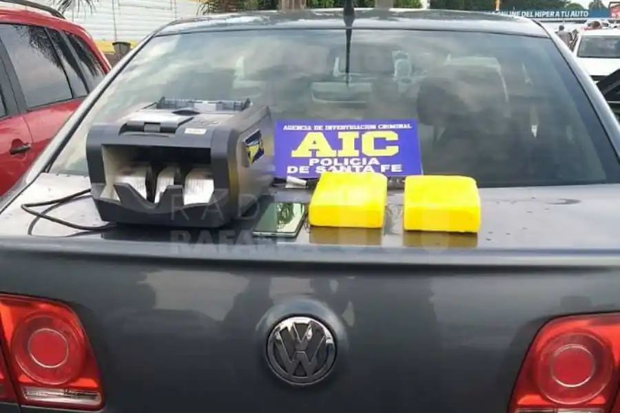 Con total tranquilidad: agarraron a dos mujeres con 2kg de cocaína en un supermercado de Rosario