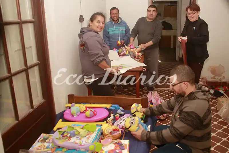 Preparan los juguetes para el festejo del domingo