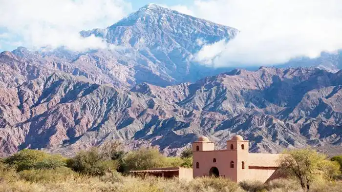 Catamarca espera el turismo  del verano con sus �Smil tonos  de verde⬝