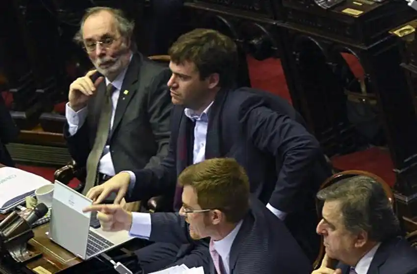 El PRO aseguró que votará a favor del proyecto de la UCR para que los jueces paguen Ganancias