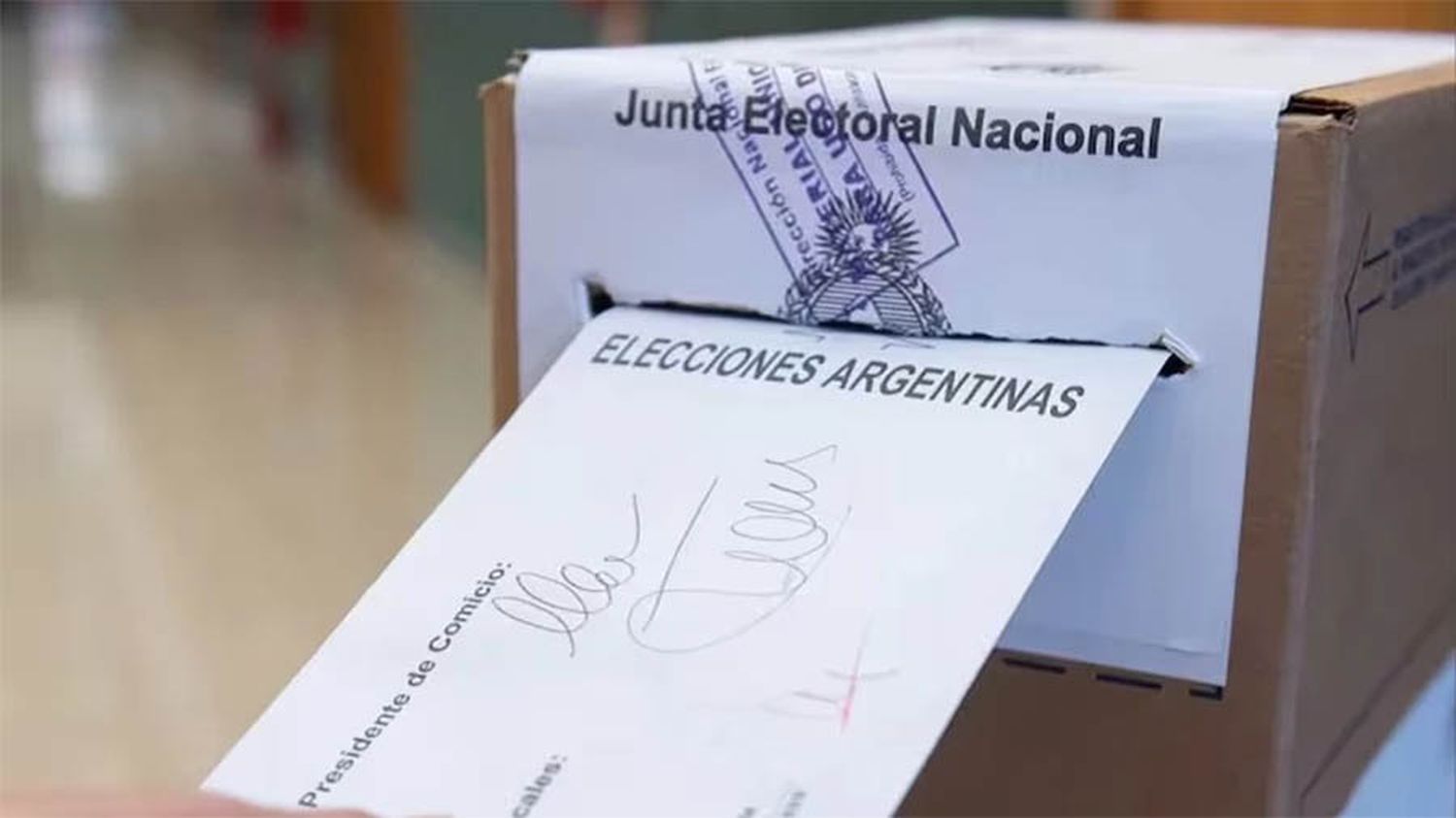 Con una participación del 74 % fue la elección presidencial con menor concurrencia desde 1983