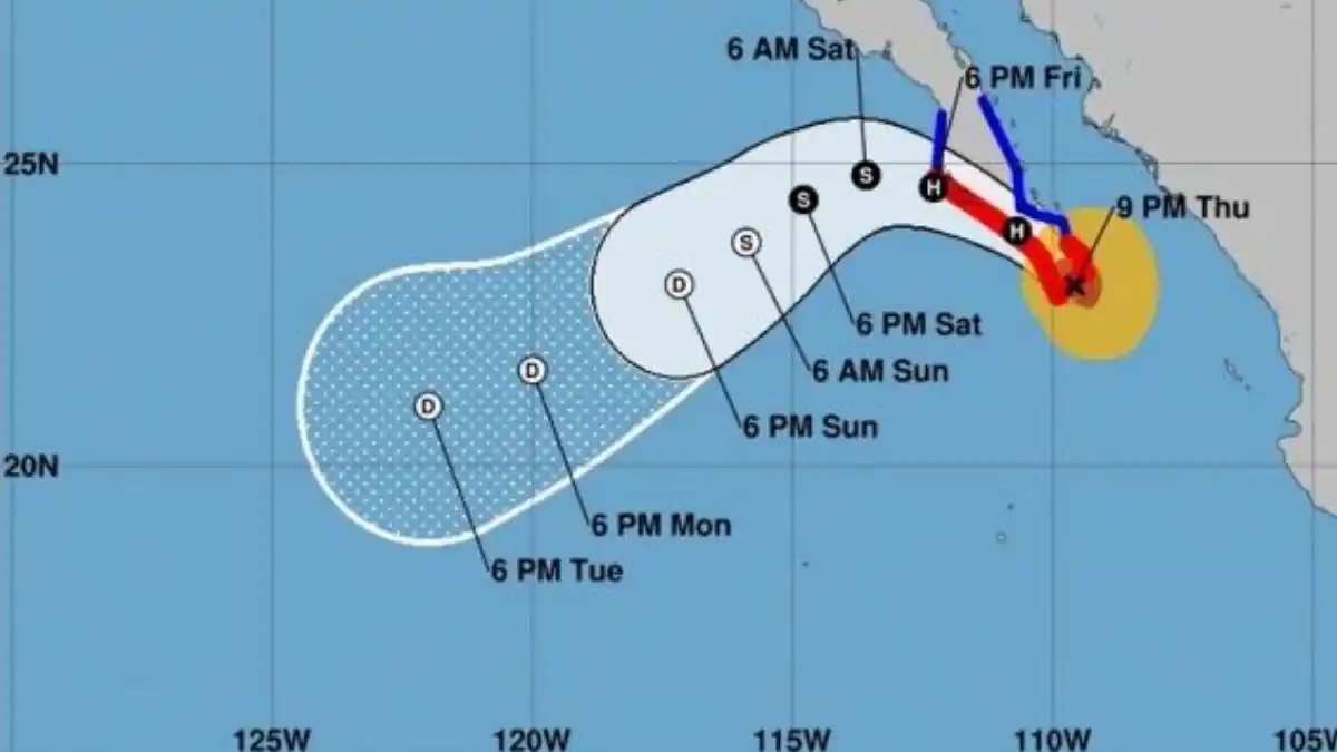 El huracán Olaf toca tierra con vientos de 195 km/h y olas de hasta 7 metros