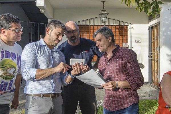 Hurlingham: Zabaleta entregó los primeros botones antipánico