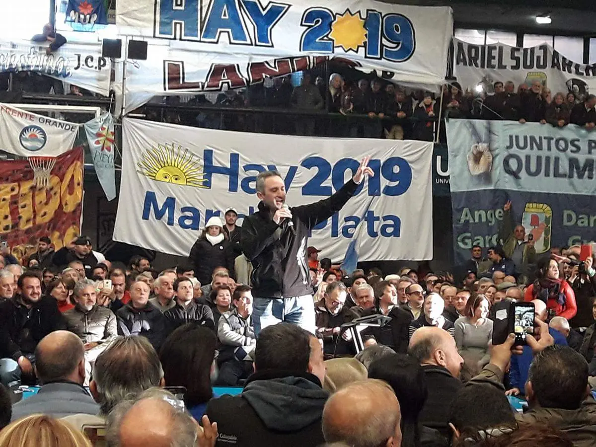 Acto kirchnerista en Ferro: "Hay Patria, hay esperanza y hay 2019"