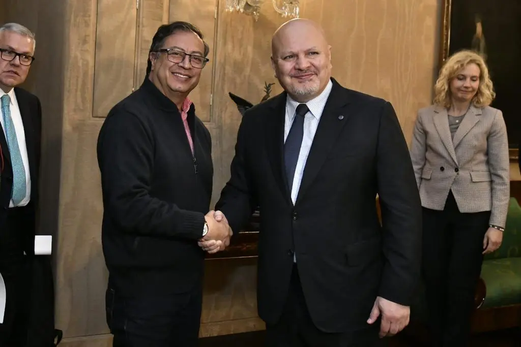 ¿Empezó el fin de la impunidad en Colombia? Reunión de Petro con el Fiscal de la CPI