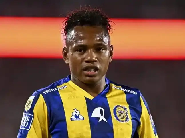 Jaminton Campaz les deseó bendiciones a sus compañeros para el partido ante Platense tras ser desafectado (Rodrigo Valle/Getty Images).