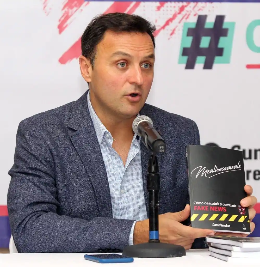Daniel Ivoskus presenta su libro "Mentirosamente" en La Plata