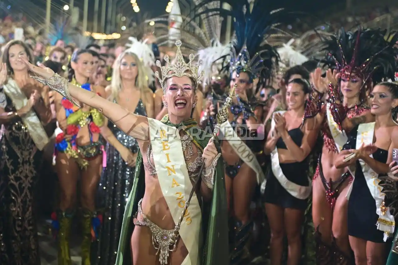 Ante un Corsódromo expectante, Felicita Fouce fue coronada Reina del Carnaval 2025